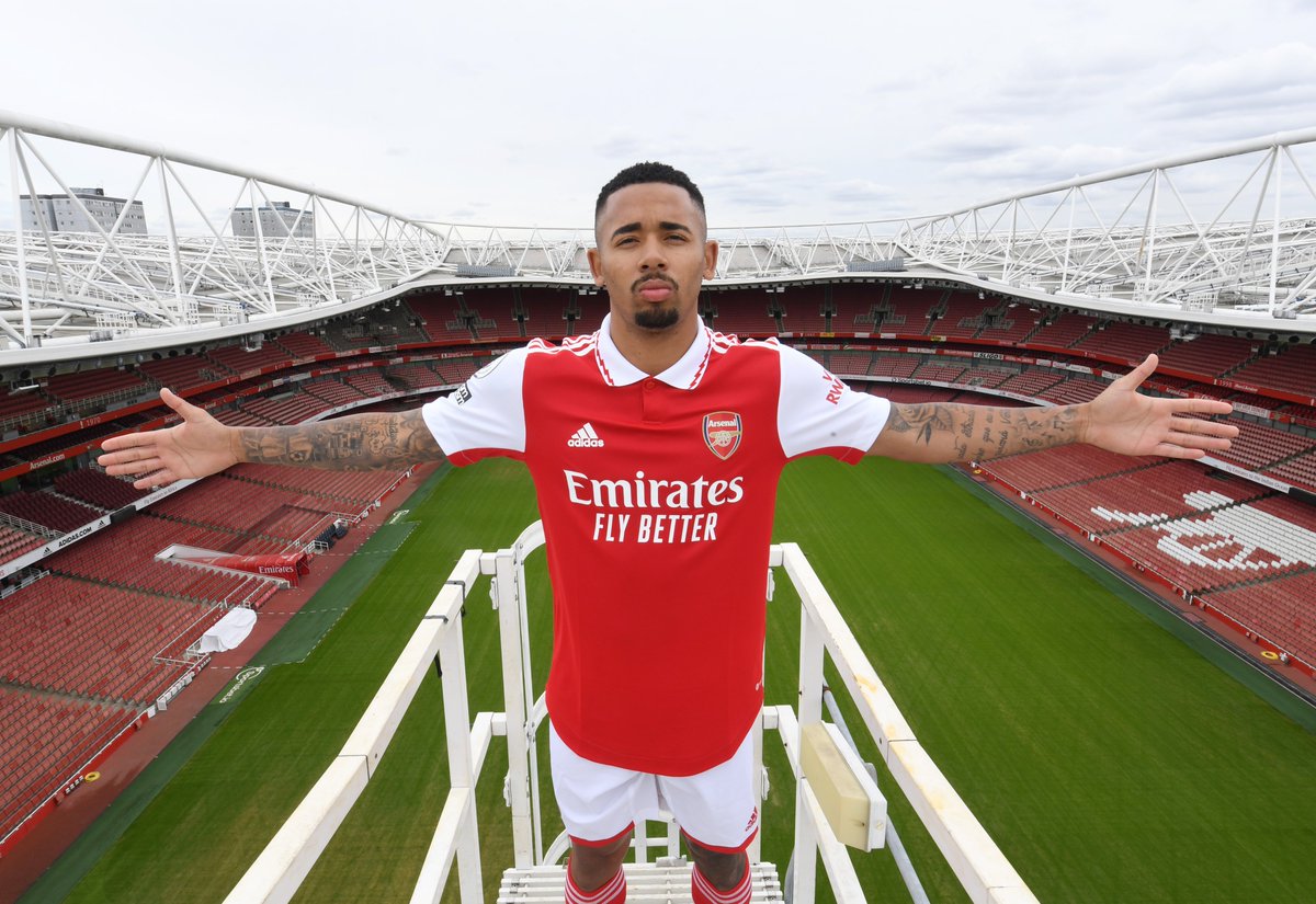 Who is the better signing? 🤔

🔁 RT for Richarlison
❤️ Like for Gabriel Jesus