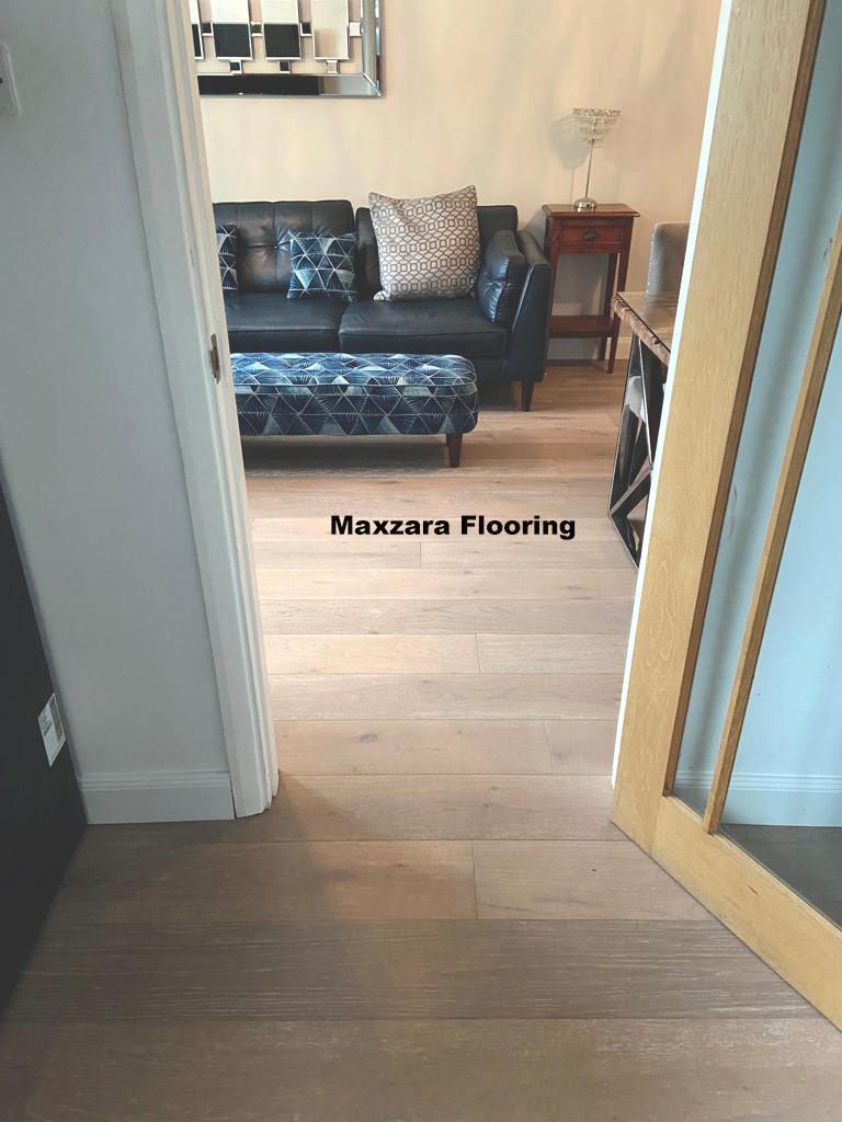 jiang07030615's tweet photo. ⁠The beautifully generously long and wide planks perfect elongate this living room, creating a calming and tranquil design🎉🎉

#maxzaraflooring #flooring #greyflooring #greyenginerredflooring #engineeredflooring #beautifulfloors #interiordesign
#homedecor #architecture https://t.co/EpZjwIGwEz