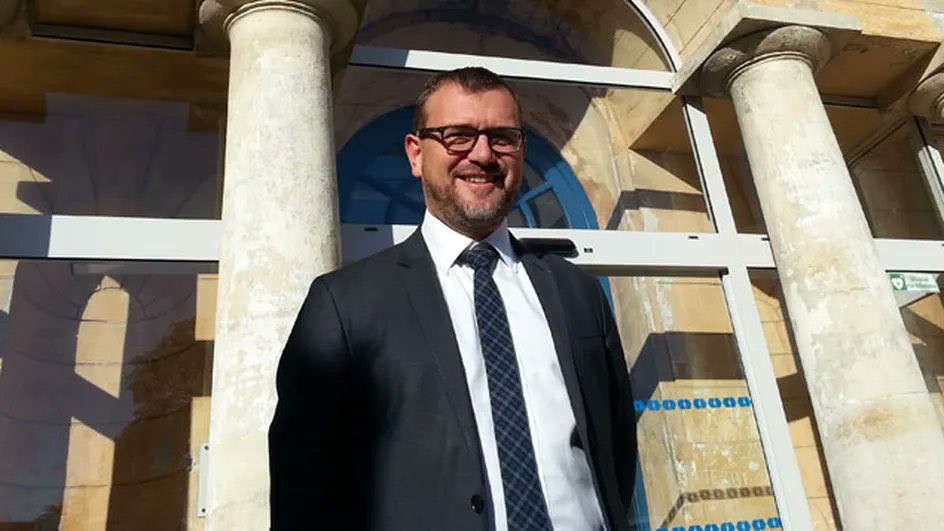 Je salue la nomination d’<a href="/OlivierKlein93/">Olivier Klein</a> comme ministre délégué chargé de la ville et du logement en souhaitant qu’il porte une vision juste et ambitieuse pour mettre en œuvre les réformes nécessaires pour répondre à ce besoin essentiel qu’est le #logement pour chaque Français.