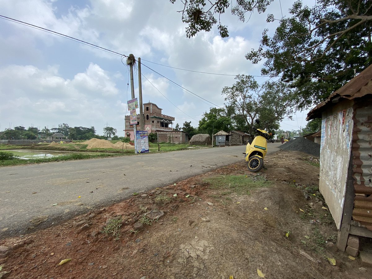 raaj_san's tweet photo. 89 kms Nonstop journey to my village and also completed 2000+ kms in odometer.
#EndICEAge @bhash @OlaElectric https://t.co/K61PF3M6La