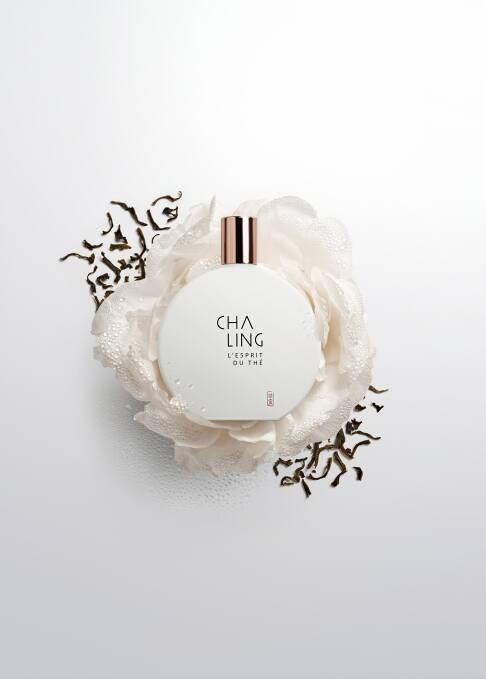 kube_z's tweet photo. 요청으로 남겨 보는 20만 원 이내 구입 가능한 향 중 좋았던 향수.
1. LVMH_CHA LING: 차가운 백도+우디+차 (직구)
2. 불리_공원에서의 대화: 비오는 날 아침의 꽃집 향(국내)
3. 불리_목욕하는 여인: 쨍한 비누향+목욕탕 증기 냄새(국내)
4. 쟈끄파뜨_릴라엑스뀌: 물기 하나 없는 라일락 나무(국내) https://t.co/eSTD2rjGuE