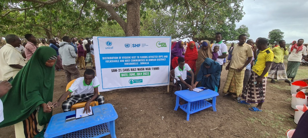 GSASomalia's tweet photo. GSA began the distribution of hygiene kits to floods affected IDPs and vulnerable host communities in Jowhar disctrict to support ongoing #WASH activities. 

This initiative will help curb cholera incidence among the community.  (📍Geedo Barkan Village)
#GSASomalia #WASH https://t.co/LDn6qqyZXJ