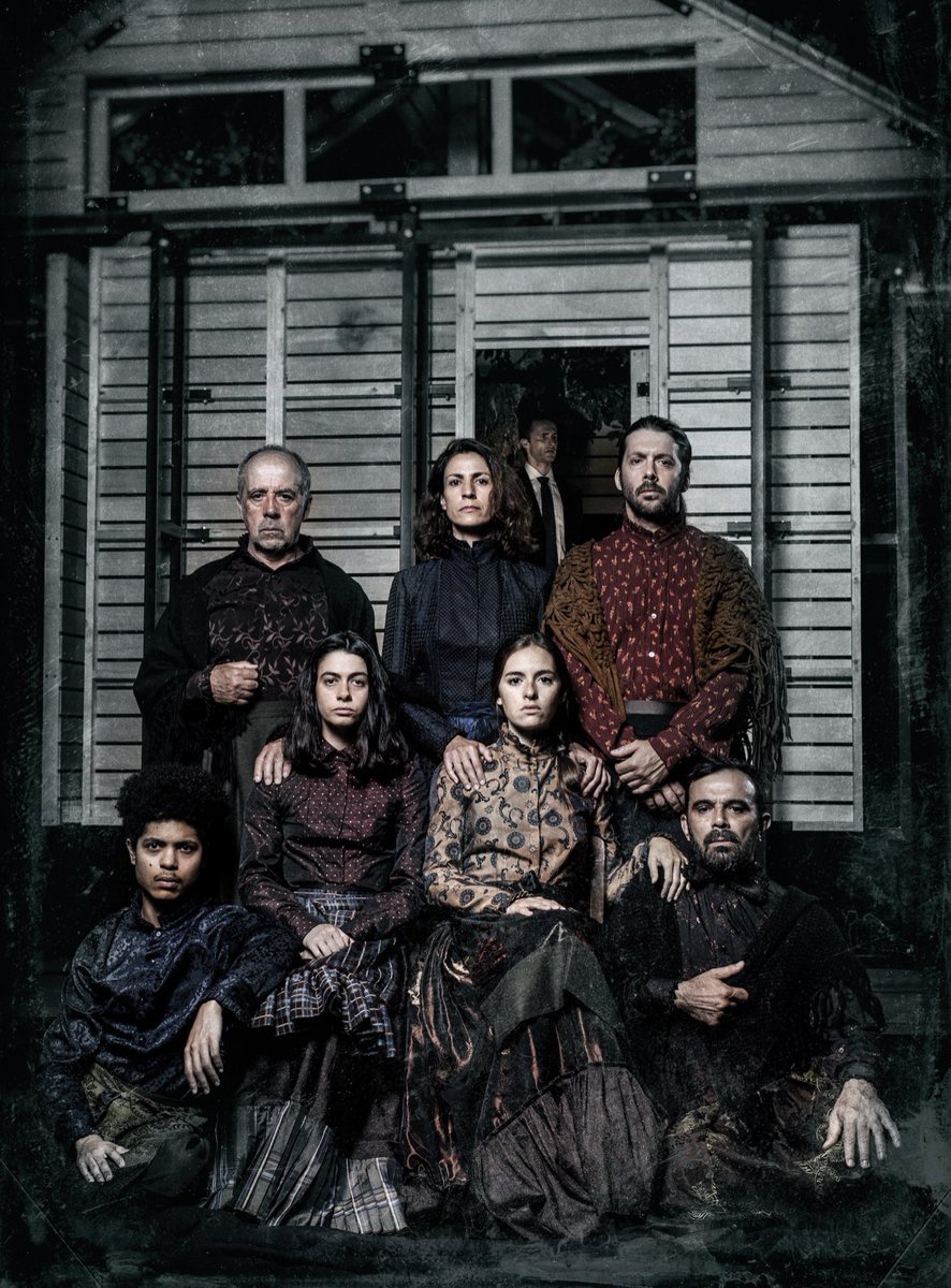 CATARINA E A BELEZA DE MATAR FASCISTAS👏🏾👏🏾👏🏾<a href="/TNSJ/">Teatro Nacional São João</a>   STUNNING PIECE OF THEATRE #mustsee 😍😍