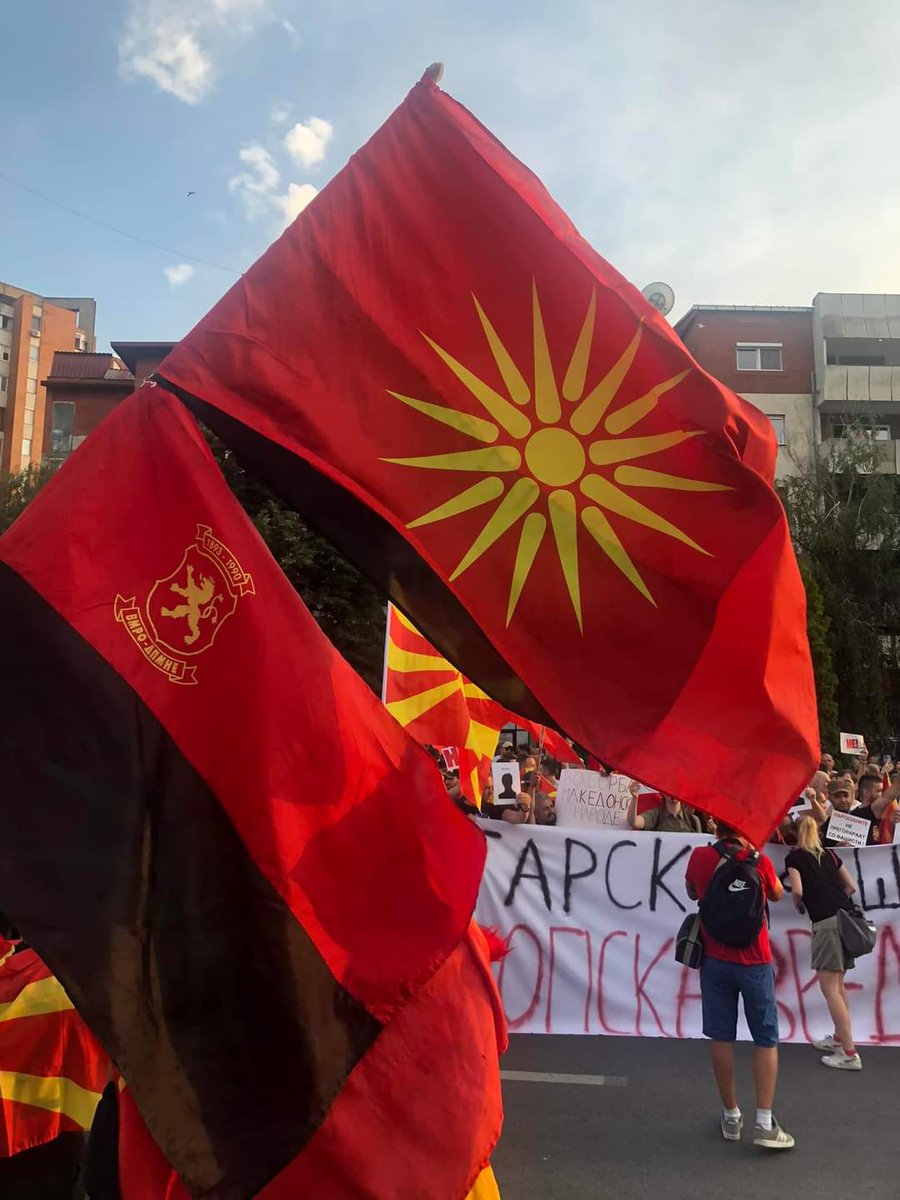 VILE63's tweet photo. Macedonians standing up against the Bulgarian masterminded, EU sponsored Macedonian Genocide. https://t.co/EY48QLiqhR