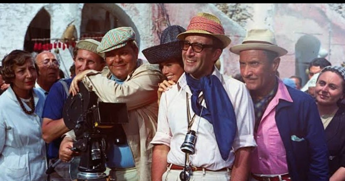 Good morning Twitter 🌞
Remembering the brilliant writer #NeilSimon, #BOTD in 1927. 
He was the screenwriter for the #PeterSellers movie, #AfterTheFox 1966. A brilliant crime caper directed by #VitorrioDeSica.
#VictorMature #BrittEkland #MartinBalsam #LydiaBrazzi