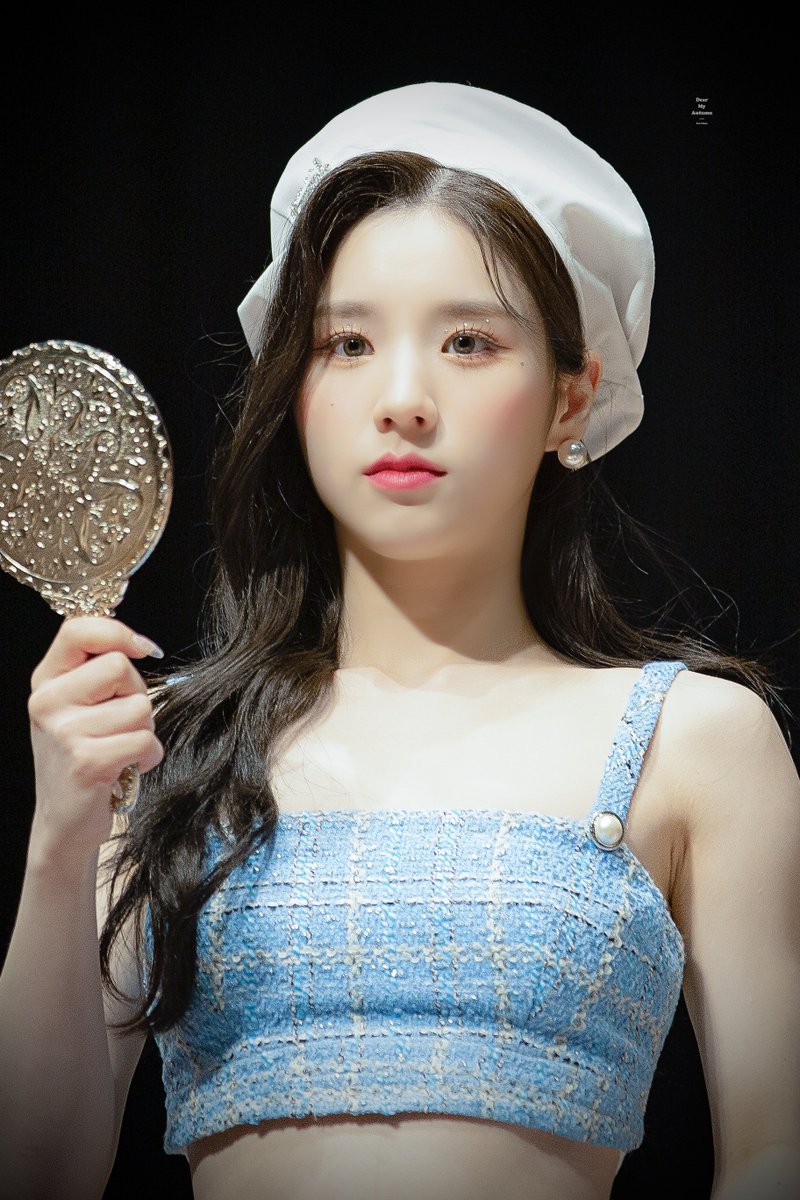 Dear_My_Chuu's tweet image. 220625

˗ˋˏ충격ˎˊ˗ 공주 실존

#이달의소녀 #LOONA #희진 #HeeJin 
@loonatheworld