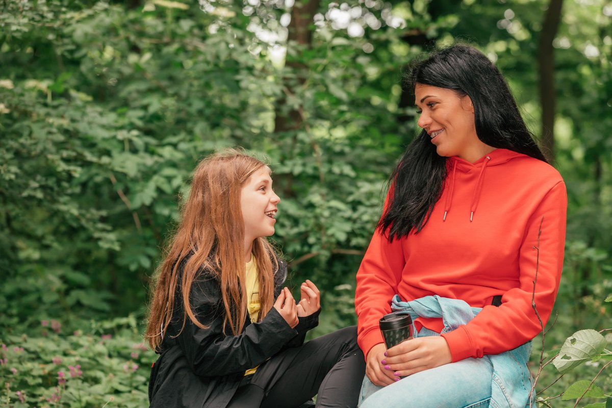Elke week 2 uurtjes. Dat is de tijd die collega Myrthe wekelijks doorbrengt als buddybegeleider. Ze gaat met het meisje trampoline springen, wandelingen maken en ze leert om haar emoties te reguleren. Myrthe vertelt over haar rol als buddy op onze website: bit.ly/3tOUmpj