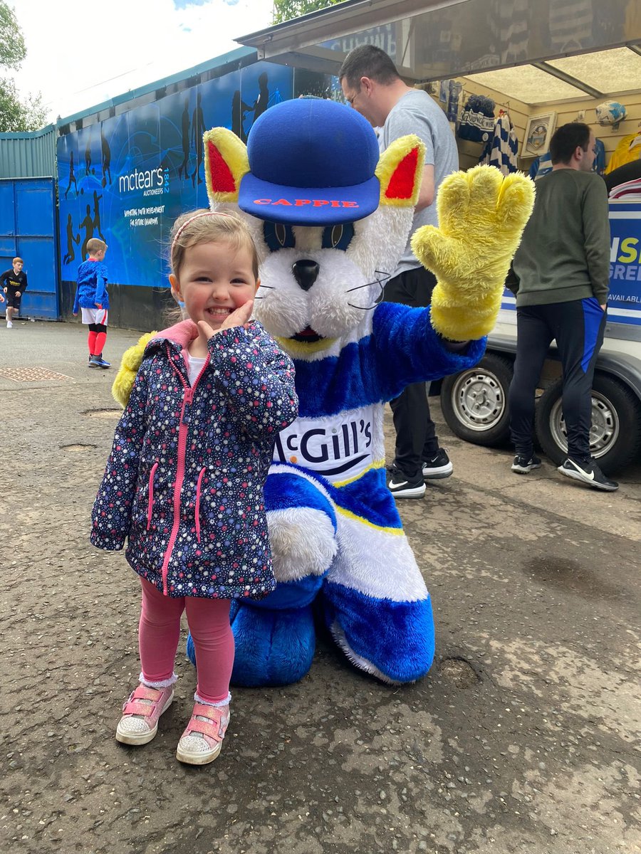 xHazel87x's tweet photo. @Morton_FC @MortonCommunity My daughter loved meeting Cappie ⚽️ https://t.co/teks77GgR2