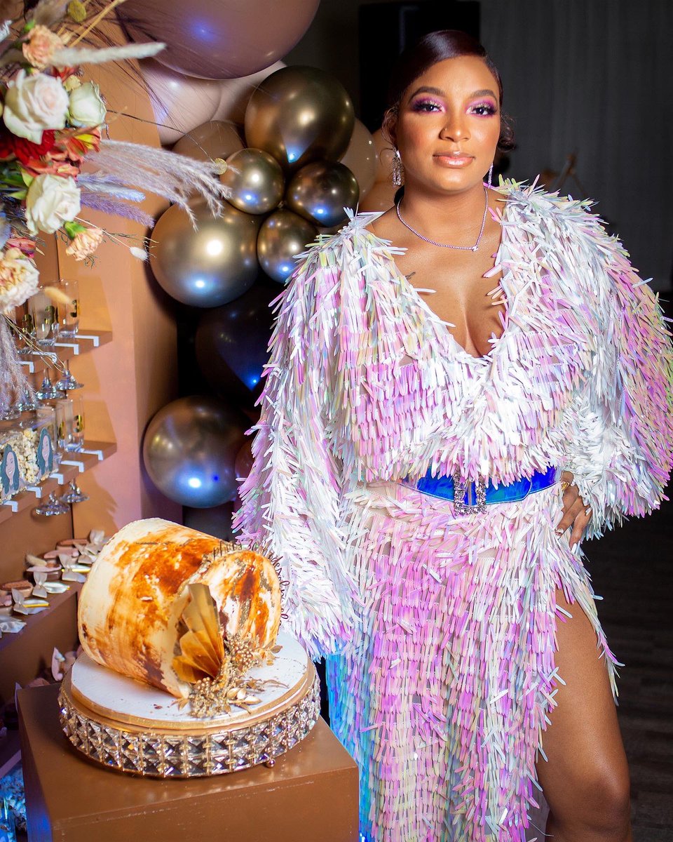 VintageFresh777's tweet photo. Birthday Photography https://t.co/R7oOAIRpVk