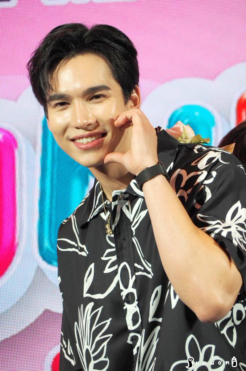 sweetzhan9197's tweet photo. ครึ่งหนึ่งของหัวใจ ฝากไว้ที่เธอนะ~
#FanDomFanDayxMaxNat
#ฮาร์ทดิสของแม้กณฐ #MaxNat
#mmaxmax #nattasitt
#ไดโนกรธัสส์ #ขวดนมของเบบี้ณฐ https://t.co/uOWMCTVqxy