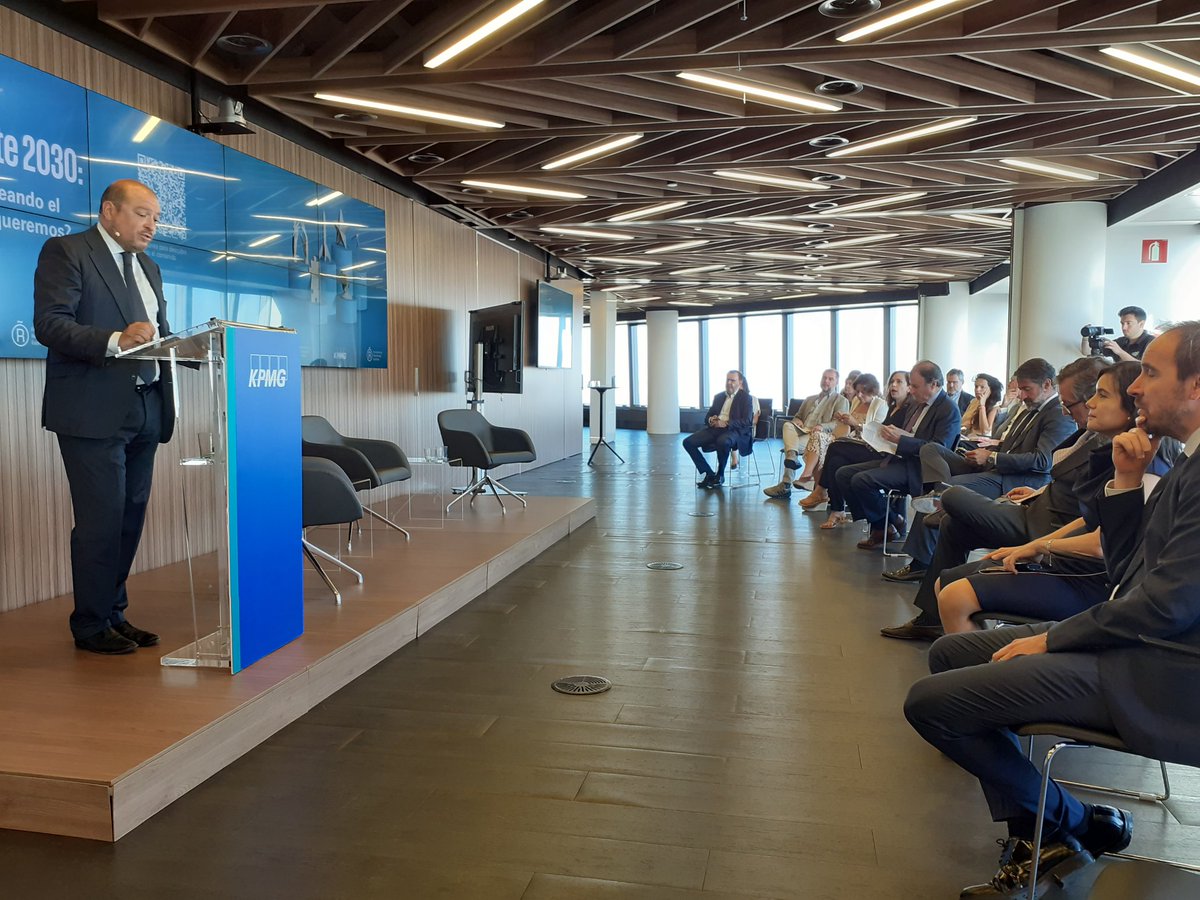 KPMG España tweet media