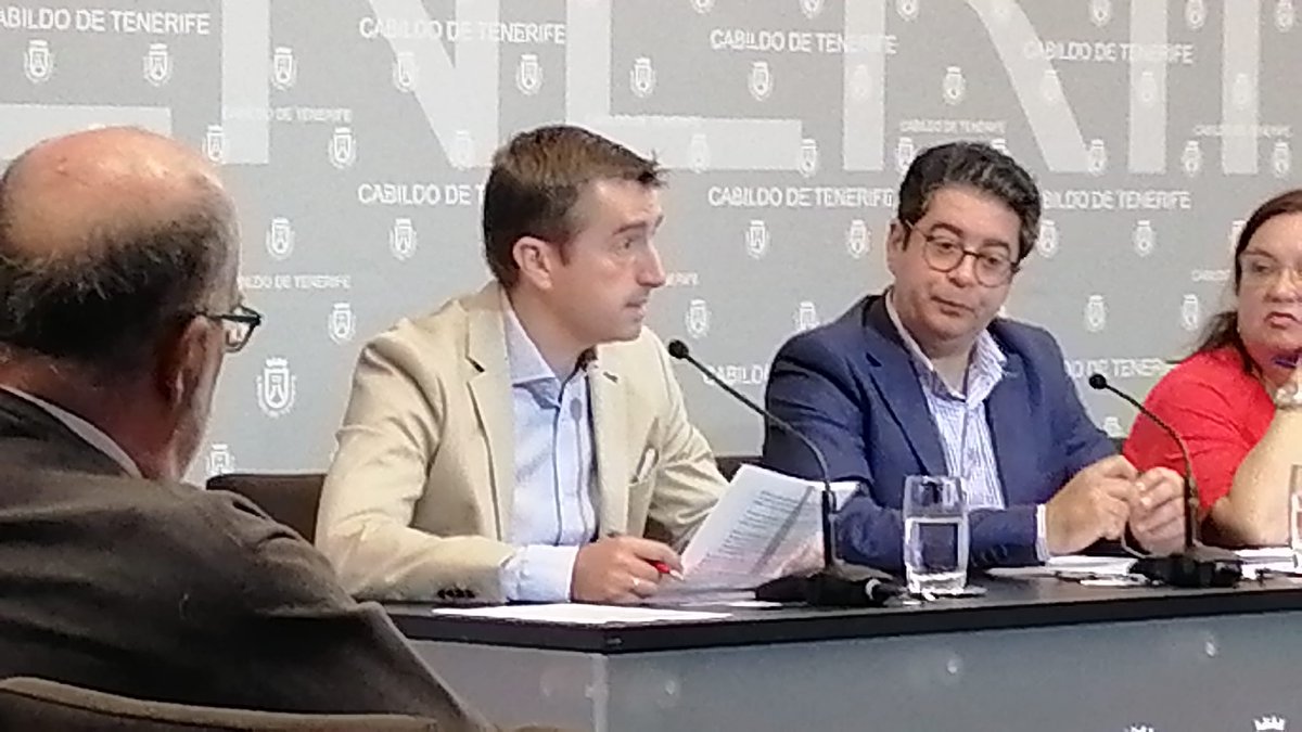 CaritasTenerife's tweet photo. Nuestro secretario general, @Risangil, destaca el rigor de los datos y la profesionalidad del trabajo elaborado por nuestra entidad, y recuerda que "las situaciones de crisis o emergencia provocan que cada día más personas acudan a los distintos servicios que ofrece Cáritas". https://t.co/YSV7t9UWg6