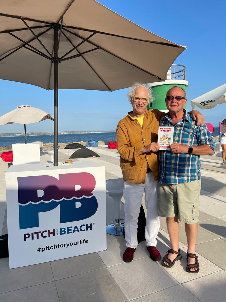 Invested Investor @plcowley meeting and presenting a book to Zev Siegl, the Co-founder of the world's largest coffee chain @Starbucks! Thank you for introduction @Pitchatthebeach #entrepreneurs #investors