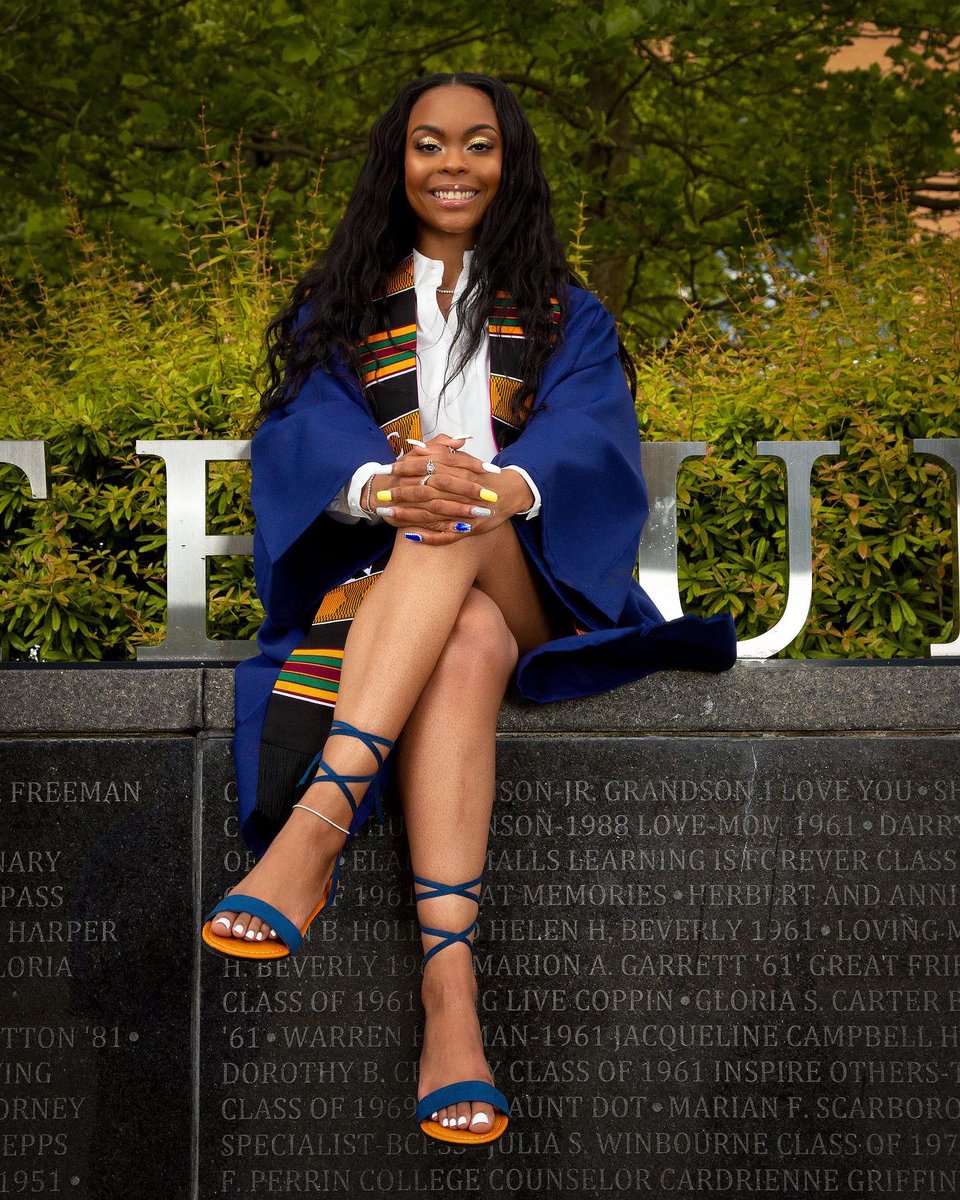 VintageFresh777's tweet photo. #graduationphotoshoots @CoppinStateUniv https://t.co/765jvHeYfH
