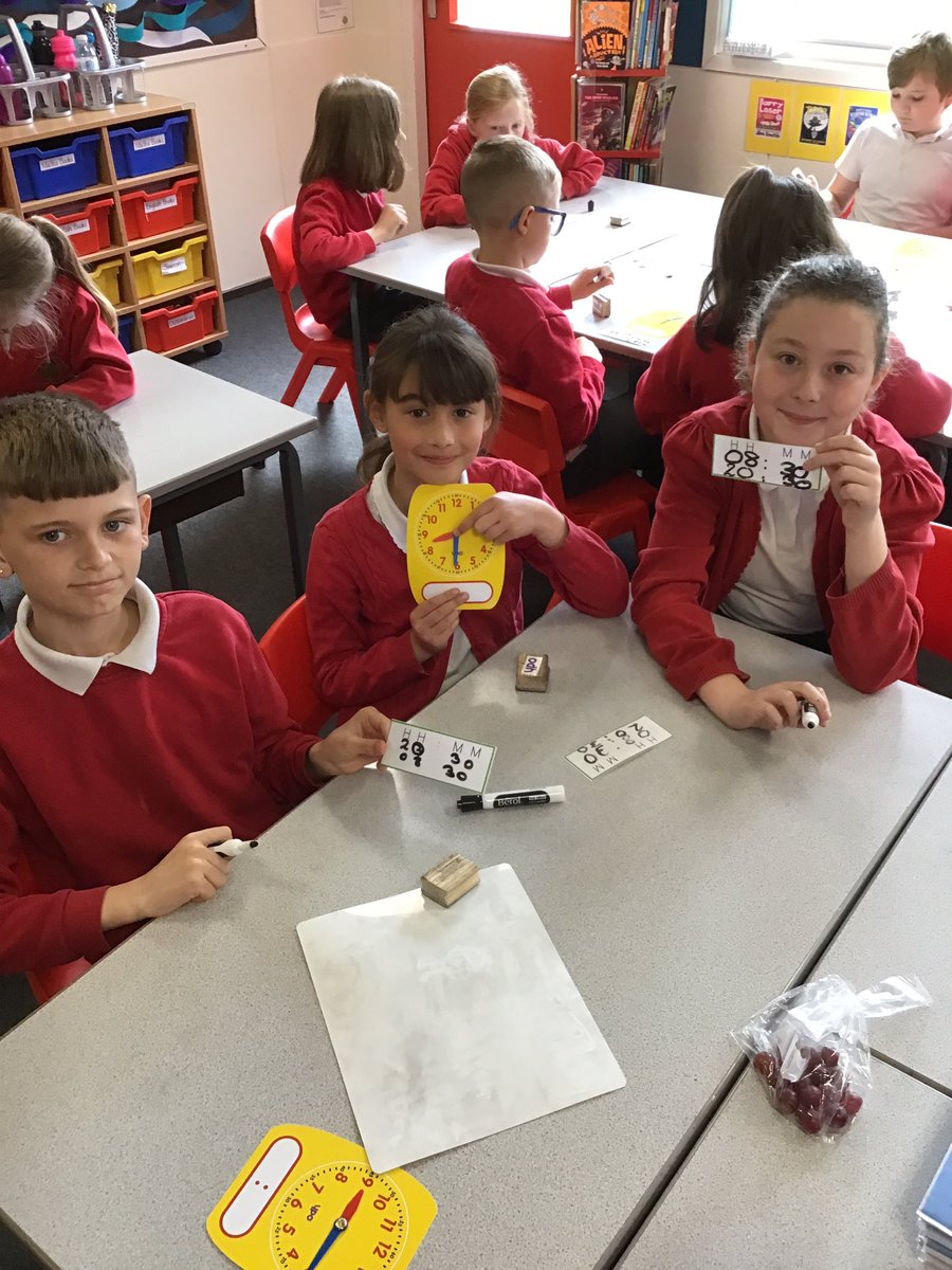 OakfieldY4's tweet photo. Learning to write the 24 hour time digitally in maths this morning #oakfieldmaths https://t.co/rBRd7ukk25