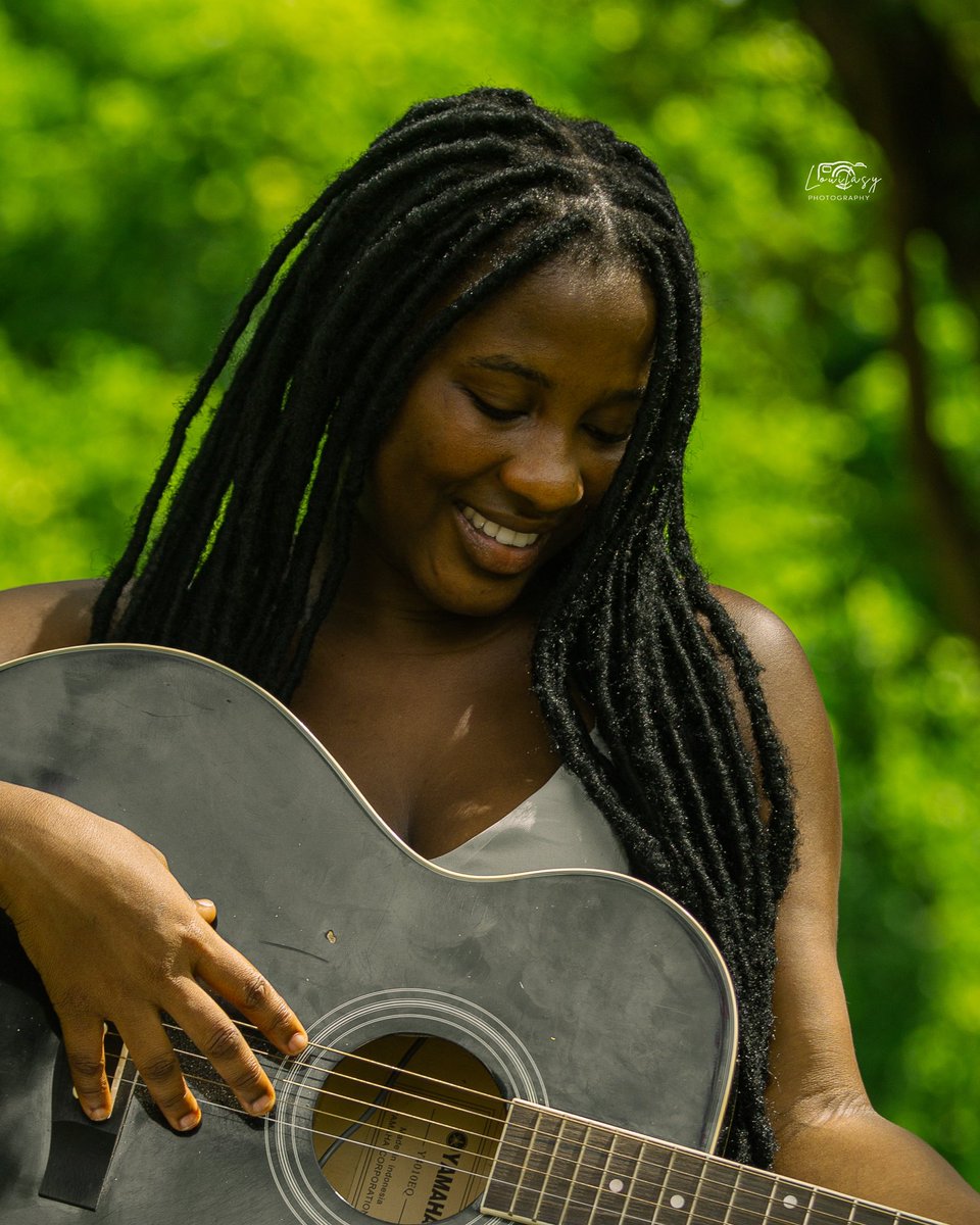 thelouilasy's tweet image. Art and music shine a light of meaning on ordinary life, see how peaceful she’s looking😌

Shot📸 &amp;amp; Edited by🎨: @louilasy01
Subject: @sumomihe 😍
Assisted by🤝: @kingsgy_studio @adjeteyphotoo @AbaYaa18 

#camerarawfilter #photoshop #lightroom #colorgrading