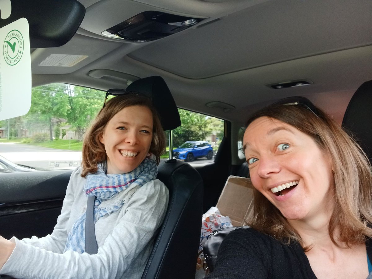CaroBoud's tweet photo. Arrivés sains et saufs à Ottawa et fin prêts pour ce fameux chantier en construction identitaire! https://t.co/3KIFJhwpn4
