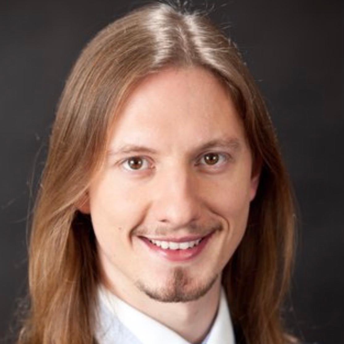 Bass Kevin Neville is playing Dr G and Ensemble. An alumni of the Northern Ireland Opera Studio, Kevin made his début with Irish National Opera as Schlemihl in Offenbach’s The Tales of Hoffmann in 2018.