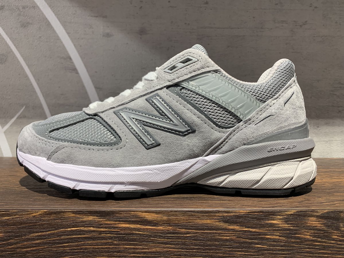 NB_KYOTO's tweet photo. 《M990》
COLOR:GL5
WIDTH/SIZE:D/25.5-28.0 29.0 cm
PRICE:30,800 (税込)
待望のM990GL5が再入荷致しました👟
是非、店頭にてご覧下さいませ❣️
#NB
#京都
#藤井大丸
#ニューバランス
#M990
#USA 
#再入荷 https://t.co/iHq09LSG7M