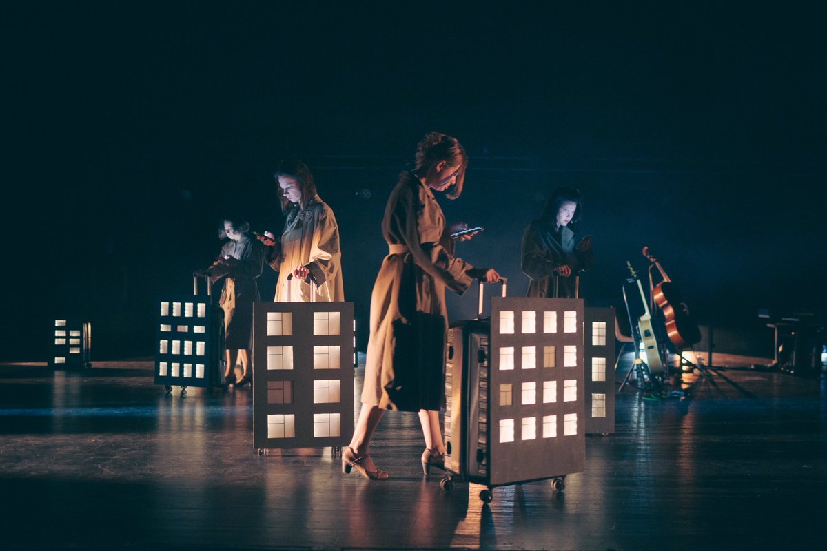 [DANSE MACABRE]

Rendez-vous pour le dernier spectacle de la saison demain à 20h00 au #ThéâtredesCapucins : theatres.lu/fr/node/392 

#DakhDaughters #TetianaTroitska #VladTroitskyi #Ukraine #lestheatresvdl

📸Oleksandr Kosmach