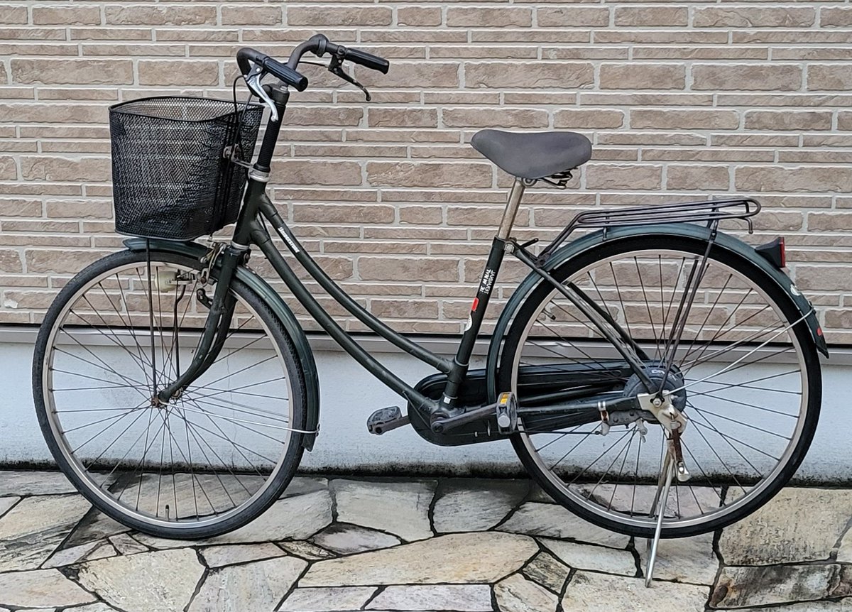 mb13579bm's tweet photo. 車検のためBOLT出勤
仕事終わりバイク屋さん行ったら代車これにする？ってゆわれた怖すぎ
#YAMAHABOLT
#車検
#バイク
#単車
#honda
#cb400superfour
#spec3
#hypervtec
最終的代車は極細フレーム極狭ハンドルNOアクセルクラッチウインカーサイドミラー30年もの
#ブリヂストン
久しぶりのチャリたのし https://t.co/1hv7q2qG7r