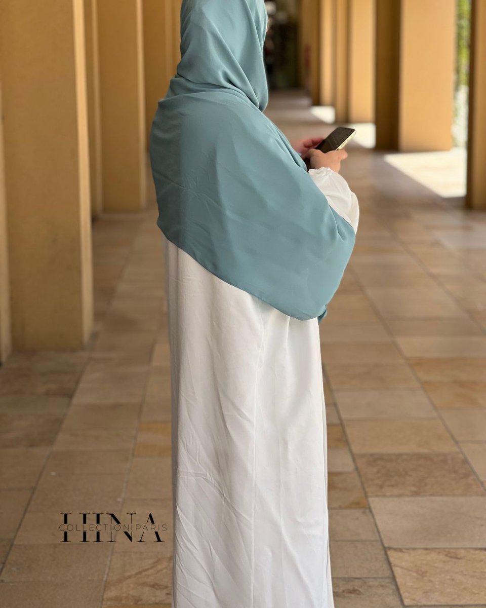 Abaya Pearl 🤍
Tissu LVMH upcyclé ♻️

🛍 Disponible sur la boutique
hinacollectionparis.com

#abaya #abayastyle #hijab #modestwear 
#hijabinspiration #hinacollectionparis #abayadesigner #abayalovers #modeststyle #modeststreetfashion #hijabstyle #abayaaddict #hijaboutfit #myhijab