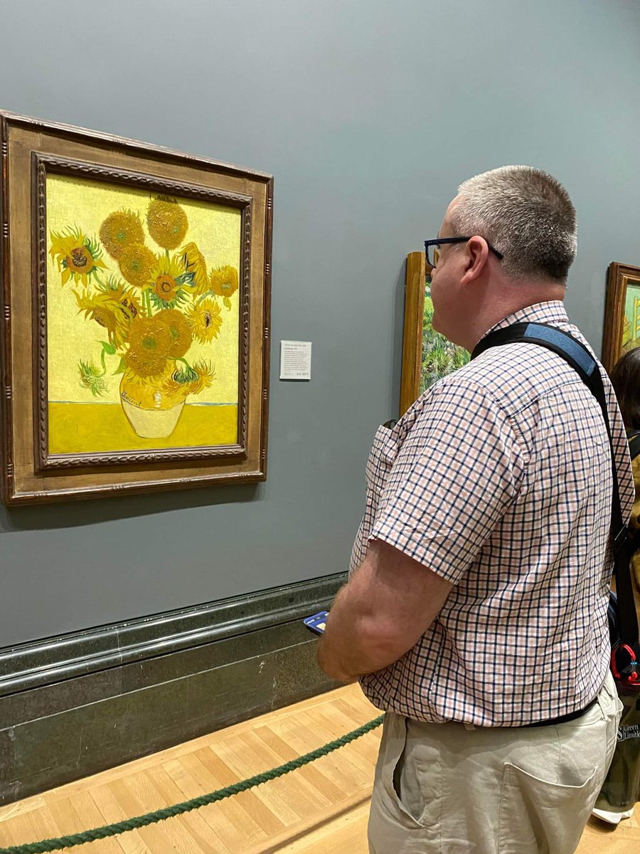 JasonArbuckle5's tweet photo. Beautiful day to visit the stunning @NationalGallery 

Think I recognise this 

#VincentandtheDoctor

I'm not crying... you are

#DoctorWho
#ForAmy https://t.co/SgzOAva9KO