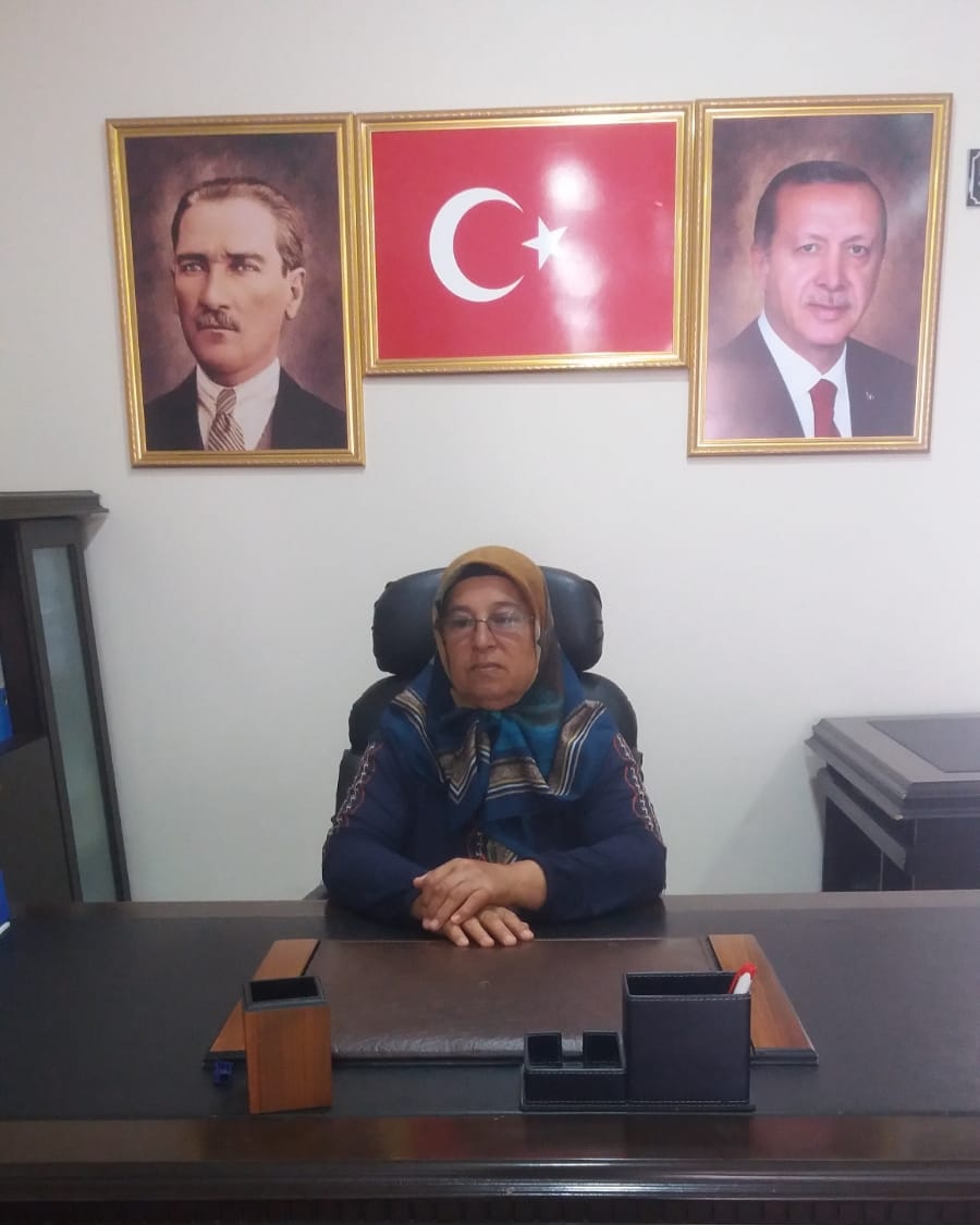 📍AK Parti Dörtyol ilce Başkanlığı 

Bugün İlçe Kadın Kolları Başkanlığımızda; Yönetim Kurulu Üyemiz  Ayşe Girgeç nöbet vazifesini icra ediyor.