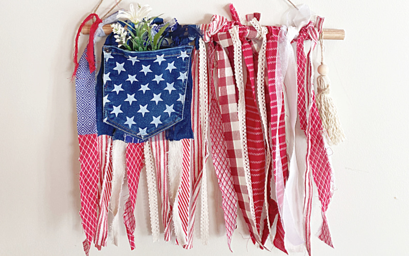 HomeroadSusan's tweet image. Happy Fourth of July my American 🇺🇸 Friends!  Here is a rag flag I made with scraps from all my previous red, white and blue projects this month!  See it here --&amp;gt;&amp;gt; 
homeroad.net/2022/07/rag-fl…

#fourthofjuly #Americanflag #ragflag #rags #redwhiteandblue #summer #summercrafts