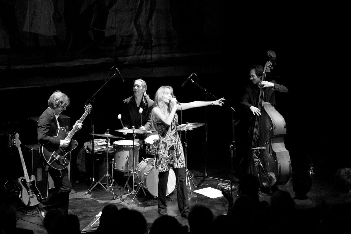 SoundLiaison's tweet photo. Sound Liaison’s Album of the Week is “Torn” by Carmen Gomes Inc. Get 25% off all formats on https://t.co/yJeztxmDVR.

“...The most important thing is that she's got the blues… In her phrasing you can hear everything that the blues stands for, quite an achievement.” -Trouw https://t.co/WjGryjQnJz