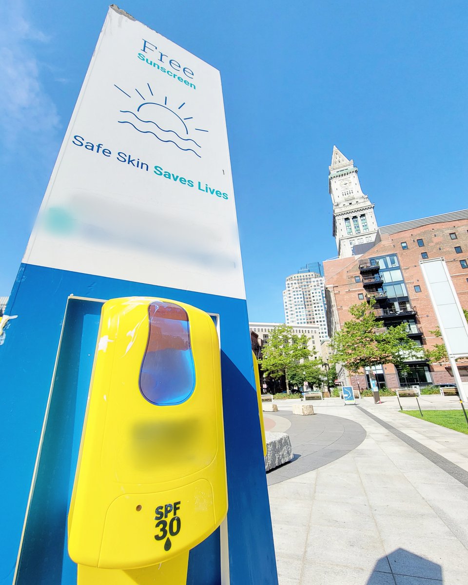 OnlyInBOS's tweet photo. Boston is the first major city in the Northeast to pilot free sunscreen dispensers in public parks.

🌞 https://t.co/q11FjwRY4W