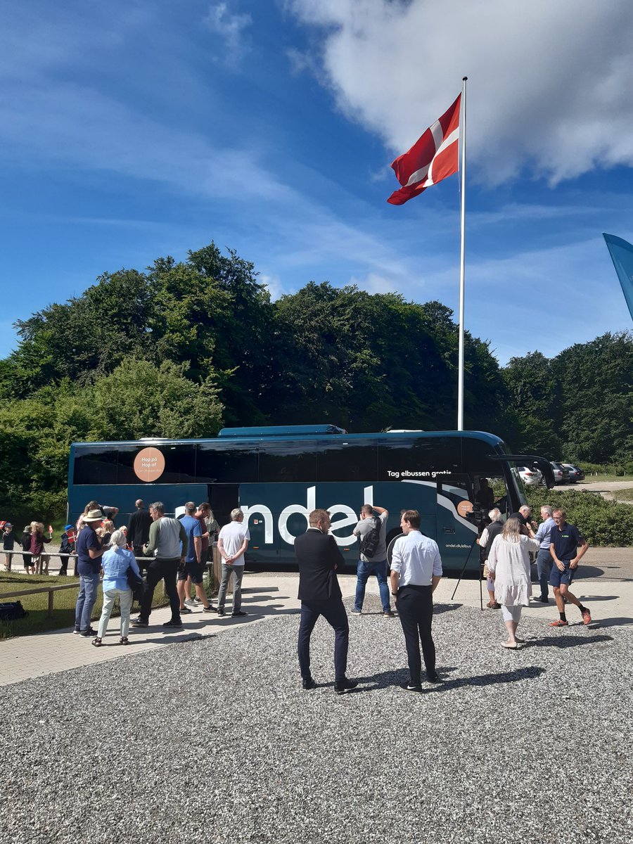 cr_hartmann's tweet photo. Så kører Andelbussen! En emissionsfri elbus gratis for borgere og besøgende på Møn de næste tre år. Tag familie og venner på udflugt rundt på den idylliske ø. Til efteråret  kører den også skolebørn til skoletjenster, tjek https://t.co/az2M4klUj8
#dkgreen https://t.co/TkN0rVyW8t