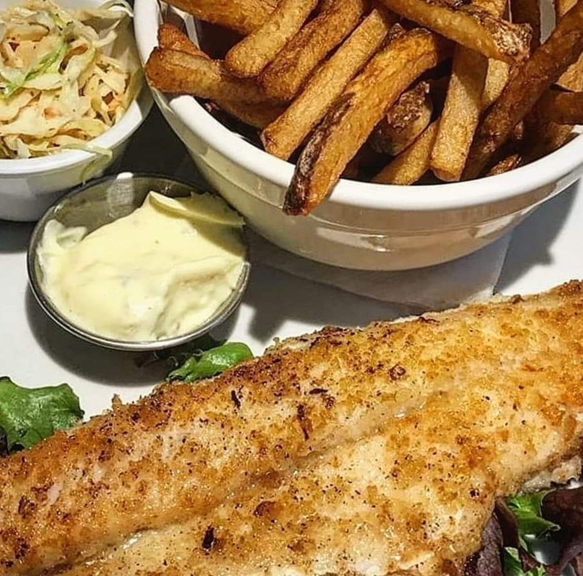 RobertM1969's tweet photo. Good day friend :). Open daily. 
.
#whereyoureonlyastrangeronce® #eatatfreddysleamington #icecreamatfreddys #twepi #ontsouthwest #leamington #leamingtonontario #restaurant #food  #pointpeleenationalpark #ontario #canada #michigan #toronto #ottawa #travel #lakeerie #tipofcanada https://t.co/AW0Tlk2sKr