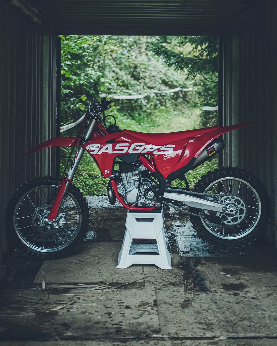 gasgasjapan1985's tweet photo. MC450F
敏捷性とパワーの絶妙なバランスにより、圧倒的なパフォーマンスとそれに見合ったハンドリングを実現します。
あなたを勝利に導く最強パッケージを手に入れよう🔥
#GASGAS #GetOnTheGas #Motocross #MC450F https://t.co/pDJg2C1oLH