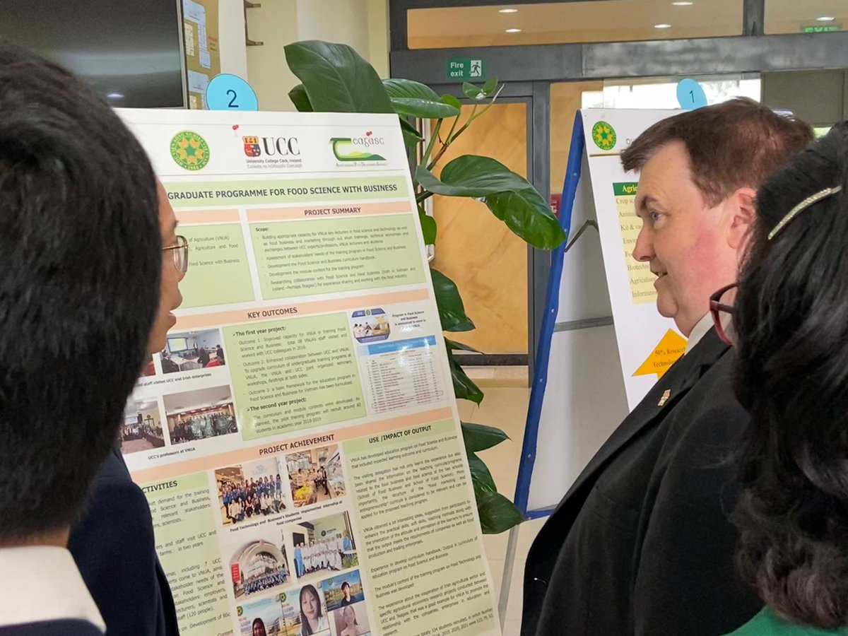 brophytalks's tweet photo. Great way to kick off my visit to Vietnam today, I met with the
Minister for Ethnic Minorities to discuss our continued support for ethnic minorities and other vulnerable groups. I then visited  Vietnam's National University of Agriculture to sign a memorandum of understanding https://t.co/i2OuyLuhzT