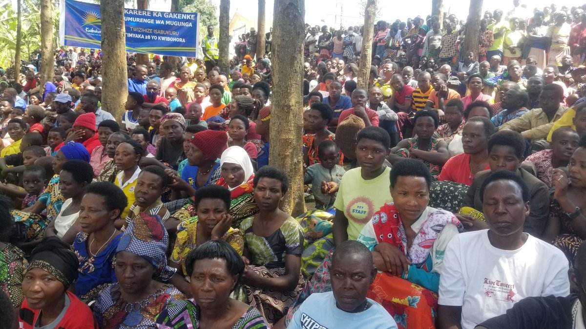 GakenkeDistrict's tweet photo. Umunyamabanga uhoraho @RwandaHealth @ZacheeIyakaremy yasabye abaturage kurwanya ibyabangamira iterambere birimo kubyara abo badashoboye kurera, imirire mibi itera igwingira mu bana bari munsi y'imyaka 5, kudatanga mituweri ku gihe n'ibindi. @NyirarugeroD @RwandaLocalGov https://t.co/cqvplvd6y5