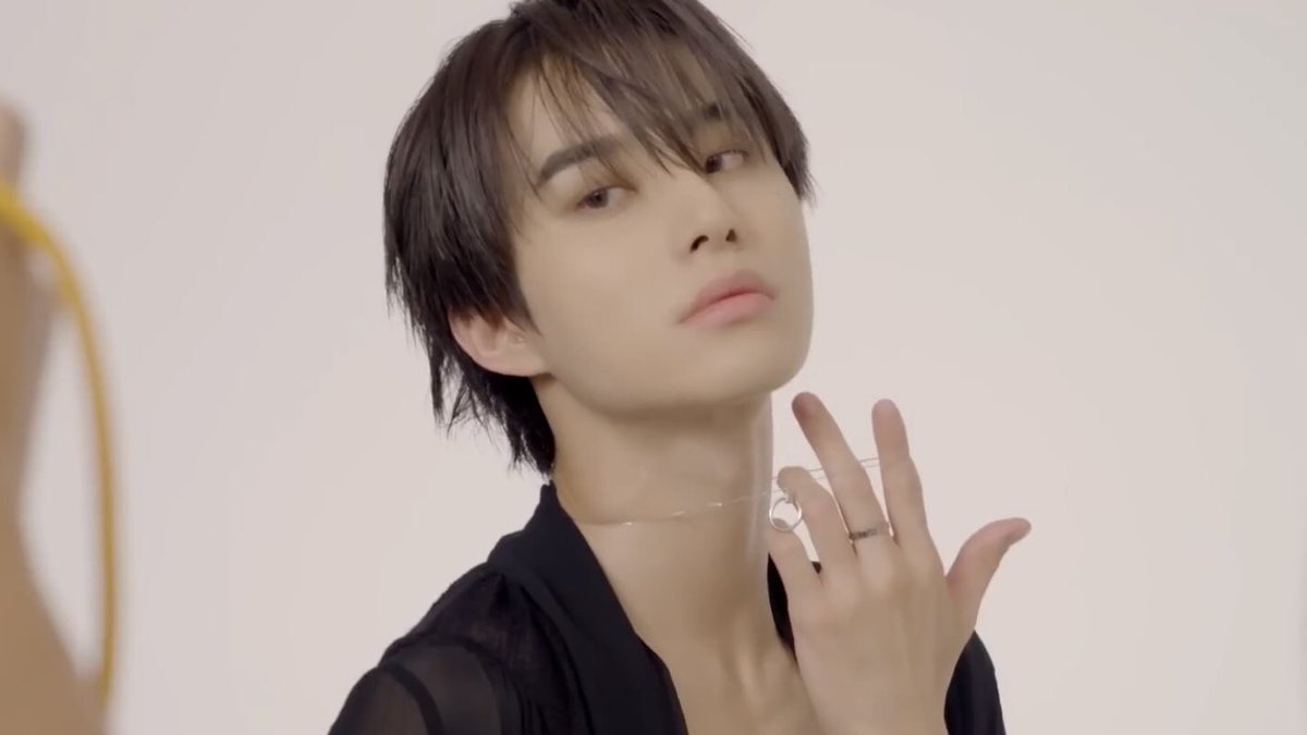 JAEWOOLOOKS's tweet photo. #JUNGWOO arena x cartier photoshoot behind https://t.co/zBjXkW4jId