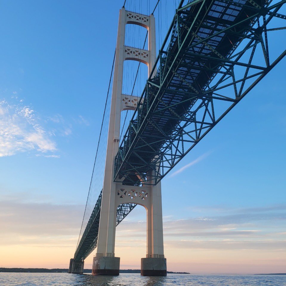mackinacbridge's tweet photo. Happy 4th of July from your favorite bridge 🇺🇸😎. https://t.co/DsKl7HBDSJ