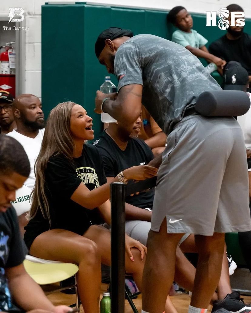 LeBron and Savannah at Bronny and Bryce's game last night ❤️