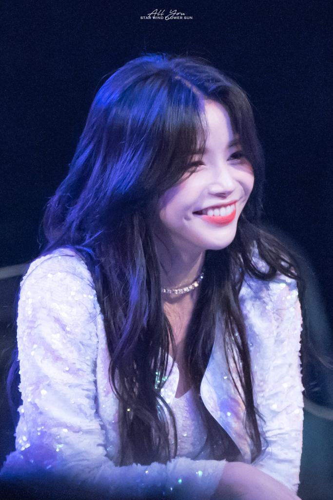 yongs_world's tweet photo. #솔라 #SOLAR https://t.co/faUsMGdKhC