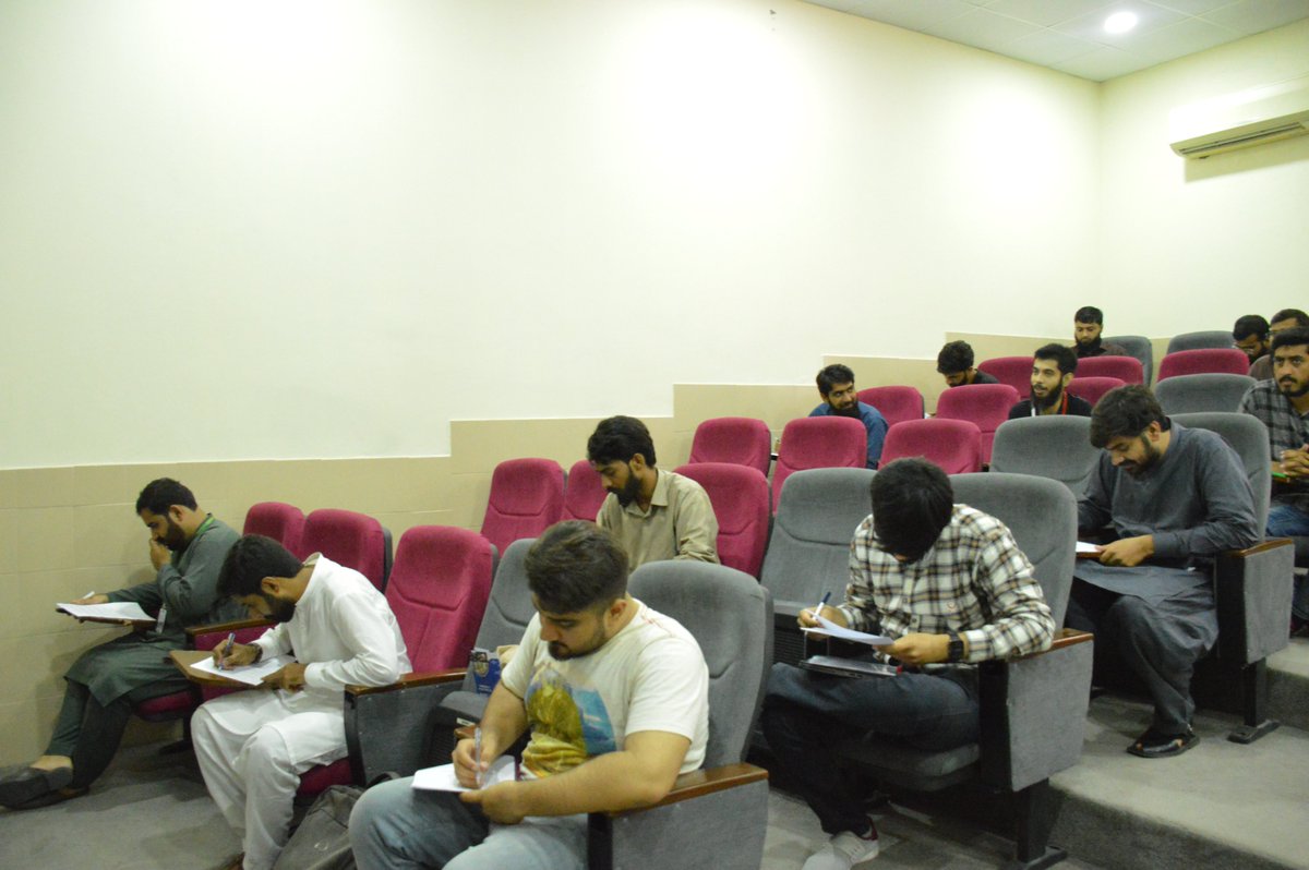 unioffaisalabad's tweet image. Recruitment drive of INVOZONE

Today (Monday, 4 July 2022) INVOZONE conducted job hiring  test for students of Computational Sciences at The University of Faisalabad (TUF).
#INVOZONE #ComputationalSciences #PlacementBureau #Placement #Bureau #TUF #DiscoverTUF