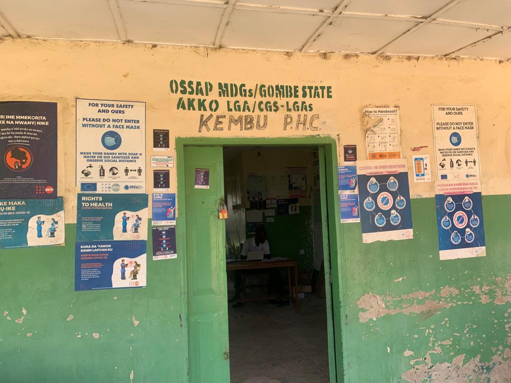 TrackaNG's tweet photo. We call on the @OfficialGmsg  and @NphcdaNG  to renovate and equip Kembu PHC so residents can access quality primary healthcare, which is a fundamental right.

#PHCsAccountability https://t.co/3jklgSsGeO