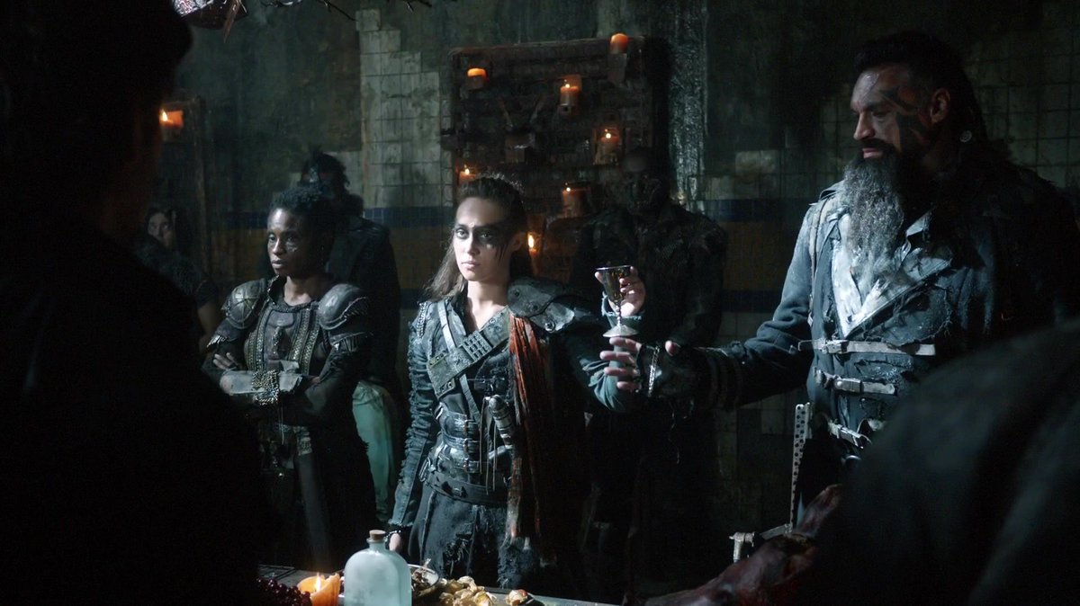 04/07 : L'alliance entre le Camp Jaha et les Grounders est mise en péril lorsque Gustus est empoisonné. Pendant ce temps, Monty qui se trouve au Mont Weather se met lui-même dans de l'eau bouillante.