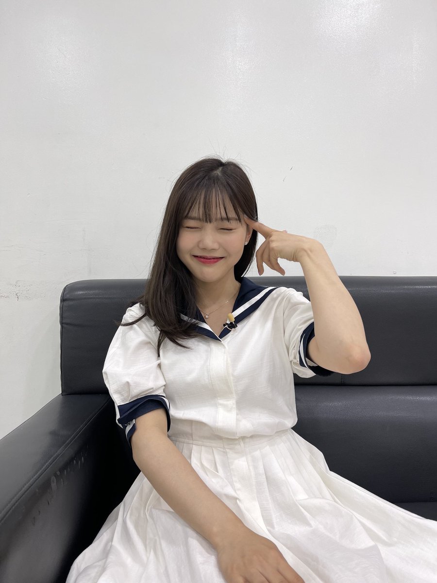WM_OHMYGIRL's tweet photo. [#캔디가왔어효] 
날이 많이 덥지효?? 
오늘 하루도 즐겁게 마무리 잘해요오!! 울 크리들 넘 보구싶다아아😍😍😍😍 https://t.co/iz7698fJvn