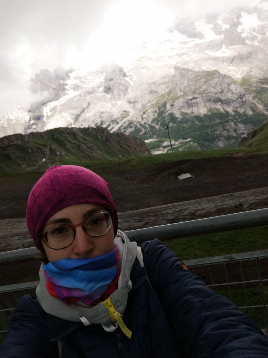Feiuccia's tweet photo. 11 luglio 2021. In vacanza in questo territorio ma dalla parte opposta. Porta Vescovo. C'erano 7 gradi mi pare ma la situazione non era come quella di oggi. Appena ho visto sono corsa a ripescare la foto perché le guide sono andate su lo stesso? Perché?! #Marmolada https://t.co/YYECFuqaBe