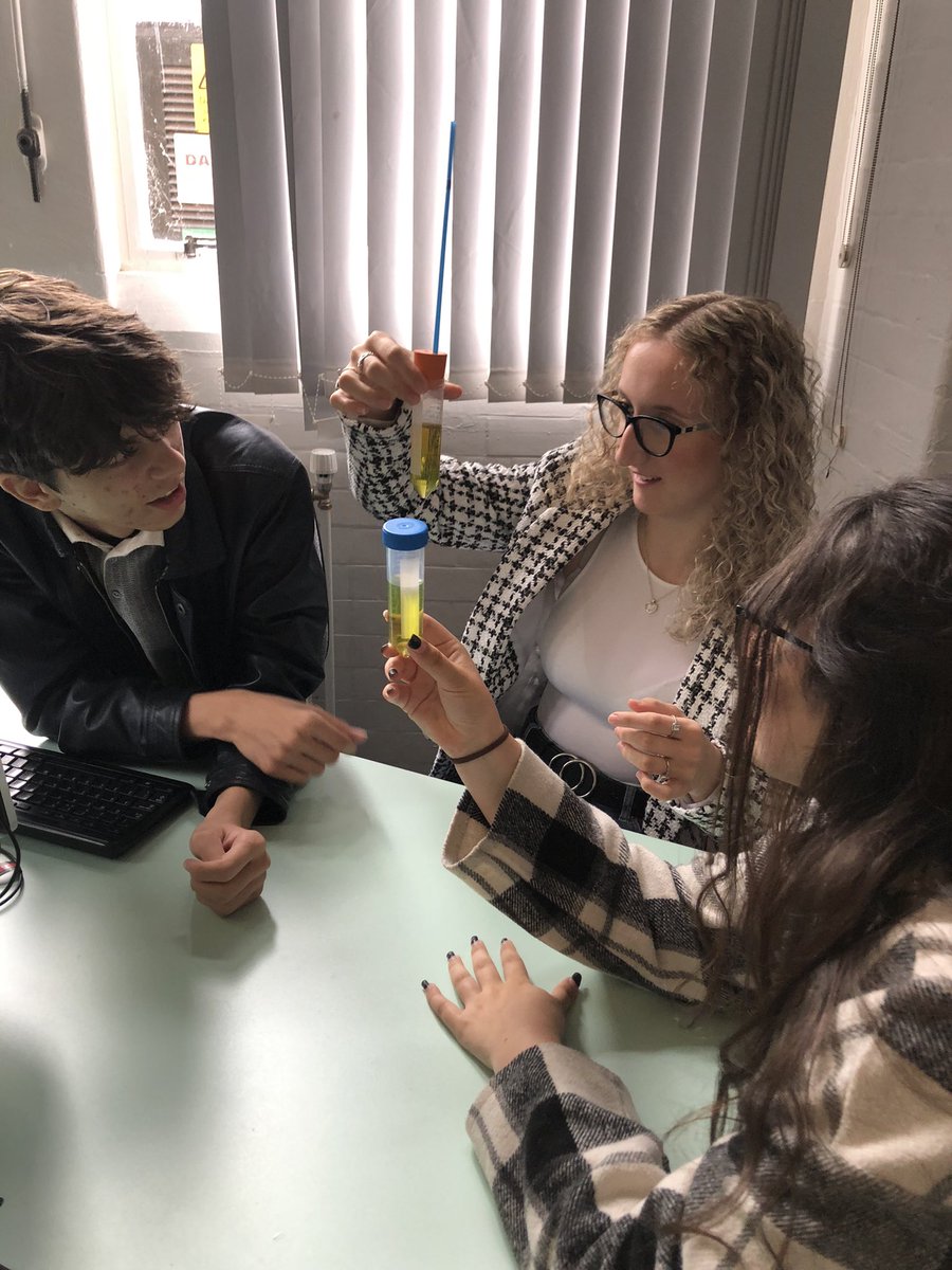 GeographyTGAK's tweet photo. Science experiments this morning looking at ocean acidification really interesting stuff from @UoBEarthScience @OutreachUOB and great engagement from @TGAKingshurst year 12! #climatechange #ocean https://t.co/wIal0uZWha
