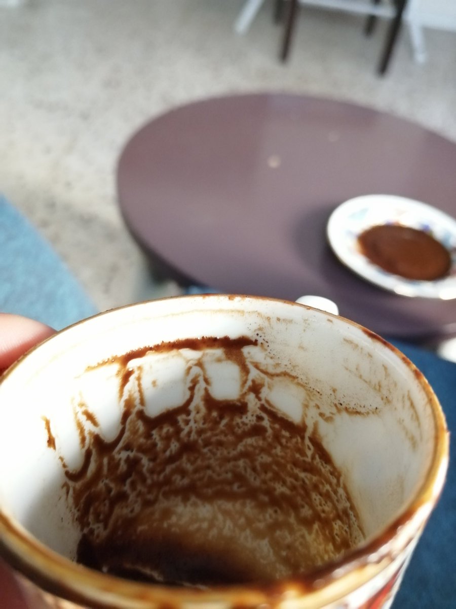 aydankrmn's tweet photo. Bugun benim doğum günüm. Olduğuna göre birileri falıma bakabilir bence hediye niyetinde 🥰😇🤩😅🤣
#falbak https://t.co/EBX5VdGCsj