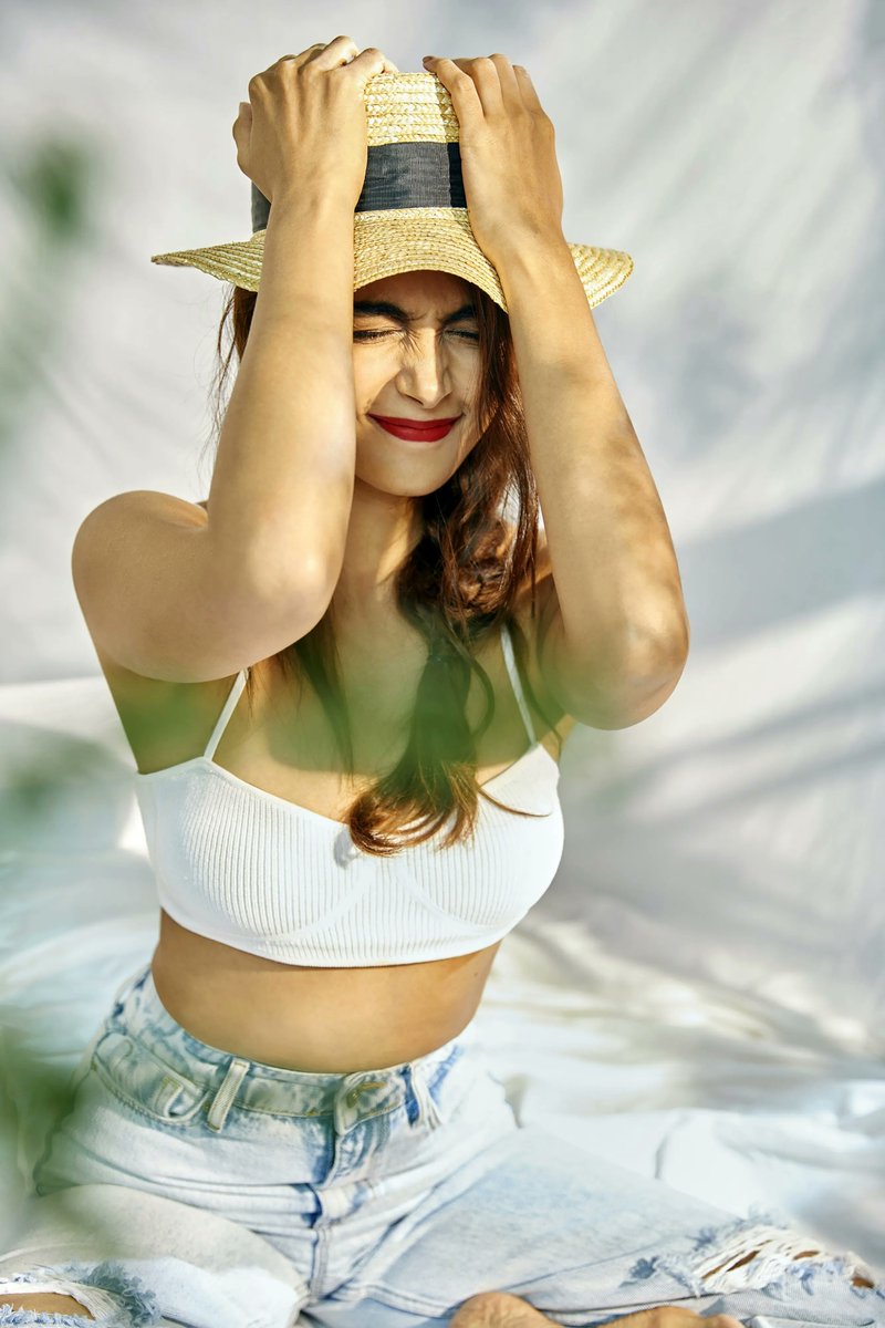 LoceNose's tweet photo. Isn't her telling about the fun she is having #nose #PoojaHegde #hot #face https://t.co/yUMaLWNJx5