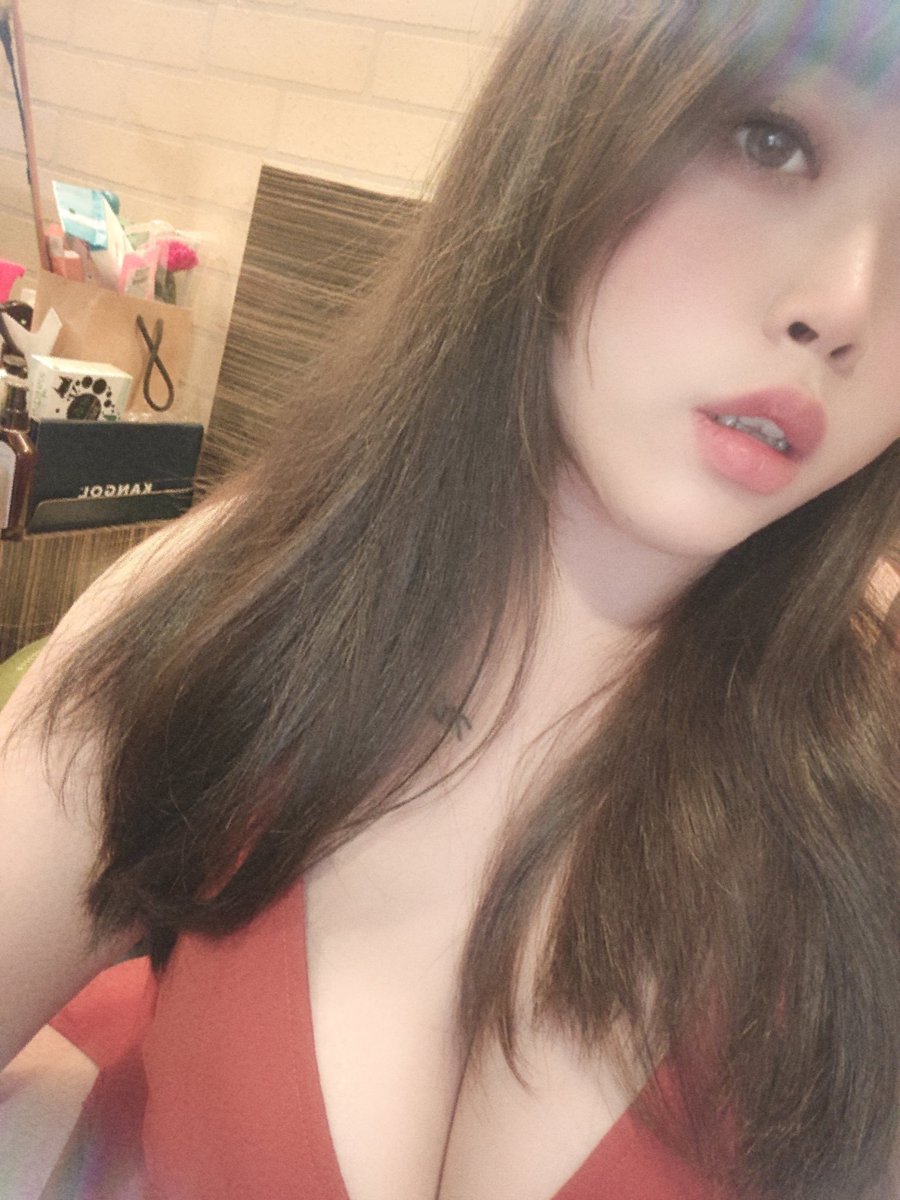 剪短後的優缺點
優點是：很清爽，頭髮不會打結
缺點是：穿衣風格要換，這長度什麼都遮不了😂 https://t.co/JoEUTAlAWo