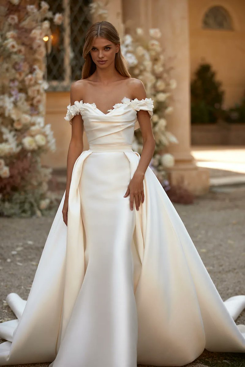 TheWedding_Club's tweet photo. ✨ All About Love by Milla Nova ✨
See more here: https://t.co/rkYYu95mDn ❤️
#MillaNova #WeddingDress #BrideToBe https://t.co/XN67QlI2aN